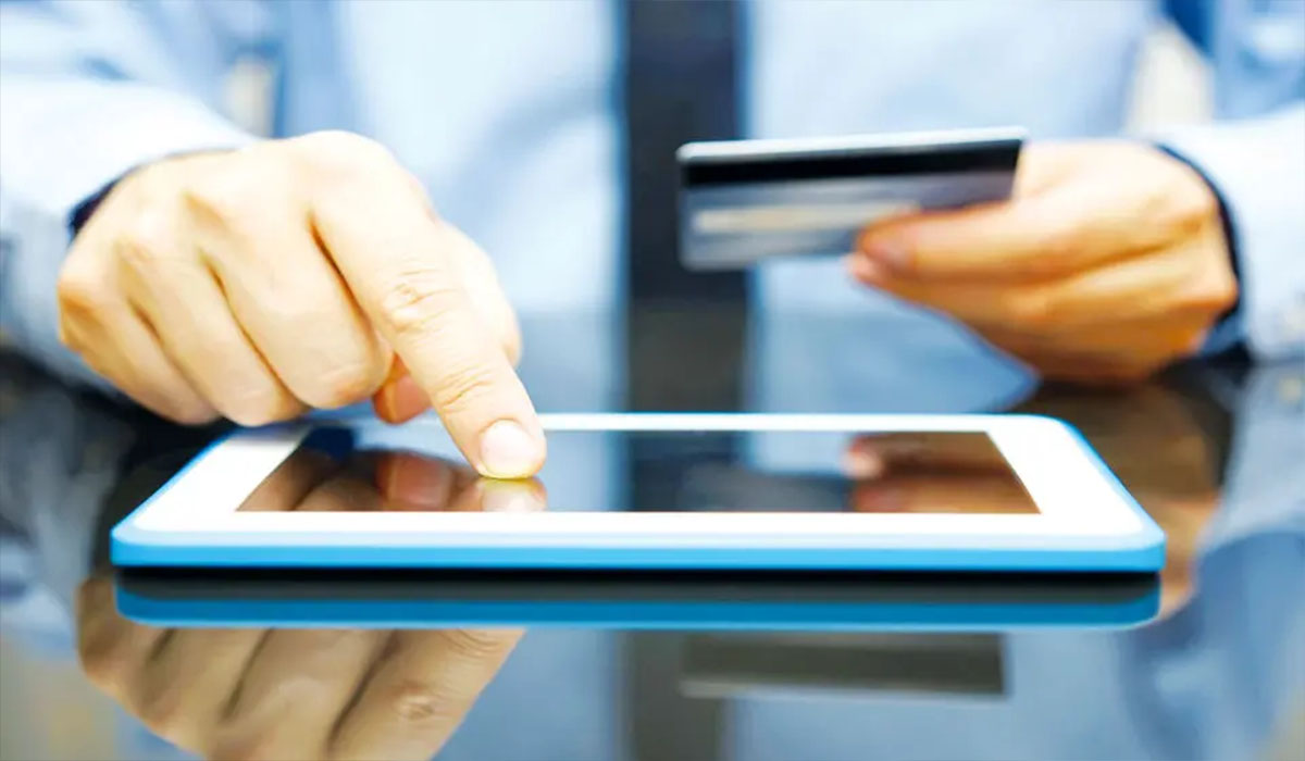 تأثیر فین تک بر رفتار مصرف کنندگان در اقتصاد مدرن
